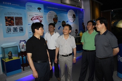 李廣欣局長視察調研仙客來公司 聚焦醫藥科技創新，護航食品藥品安全